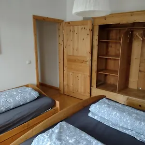Apartment 4 Raumwohnung 2 Km Vom Hauptbahnhof Entfernt, Leipzig