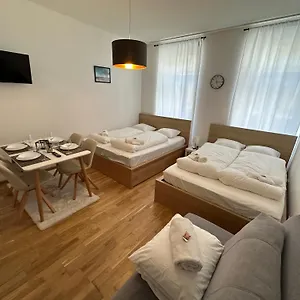 Cozy 5-person In 6 Apartment Wien
